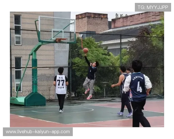 拼搏青春点亮中国篮球之魂，篮球奋力拼搏